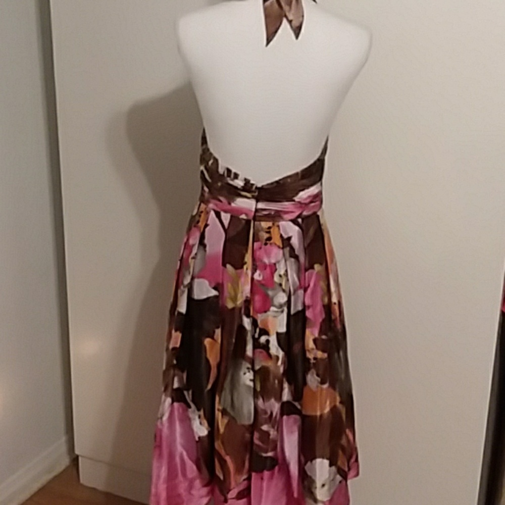 Gorgeous backless dress. 8 Halter top - Picture 5 of 7